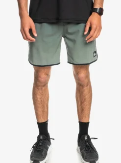 Mens Quiksilver Boardshorts|Omni Scallop 17