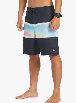 Mens Quiksilver Boardshorts|Surfsilk Air Brush 19