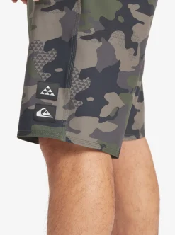 Mens Quiksilver Shorts & Amphibians|Surfsilk Hawaii Camo 21 21