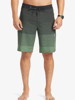 Mens Quiksilver Boardshorts|Surfsilk Massive 20